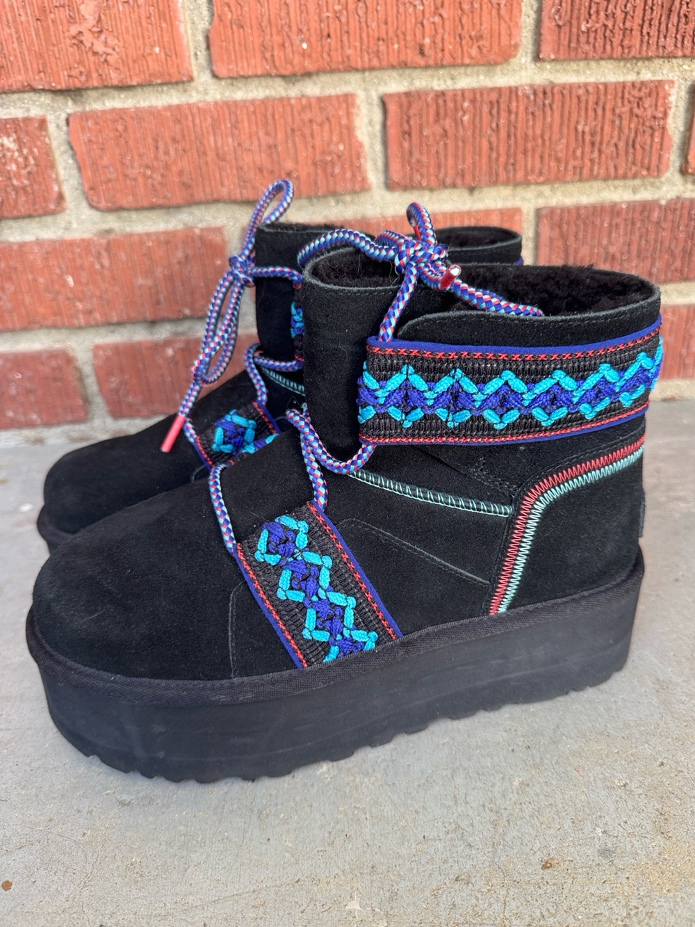 UGG Mini II Braid Platform Boots Womens Black Suede Embroidered Lace Up - Picture 7 of 7